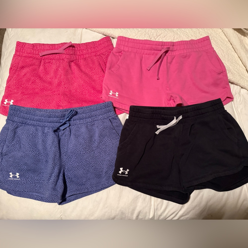 Under Armour Girls Shorts. Youth Large.